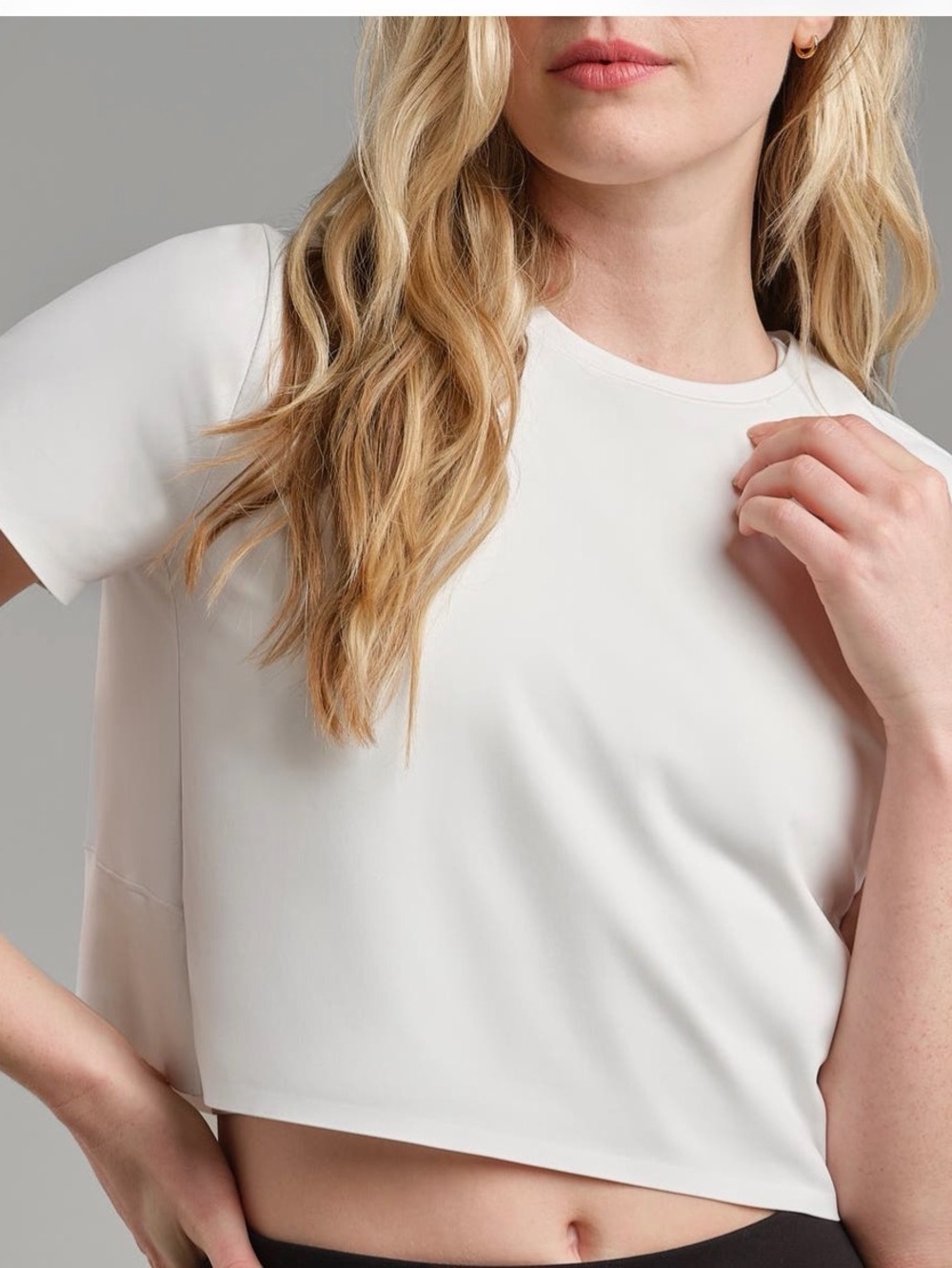 NWT Rhône Serene crop performance t-shirt white size x-large